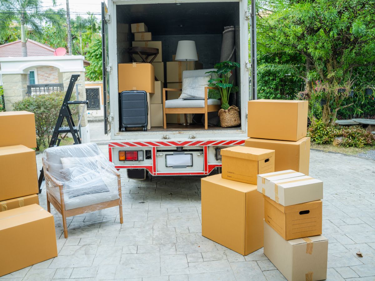 Moving Resources 8 moving truck with cargo